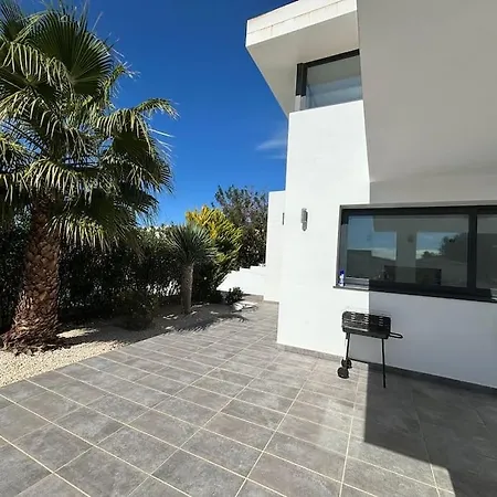 فيلة Almudaina *
