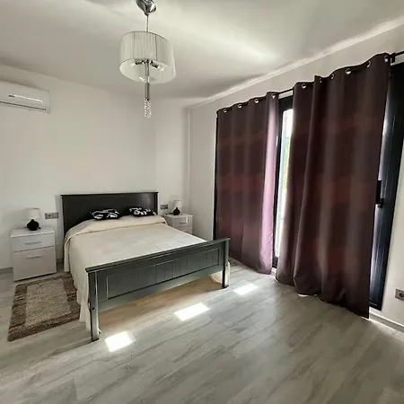 Almudaina فيلة *